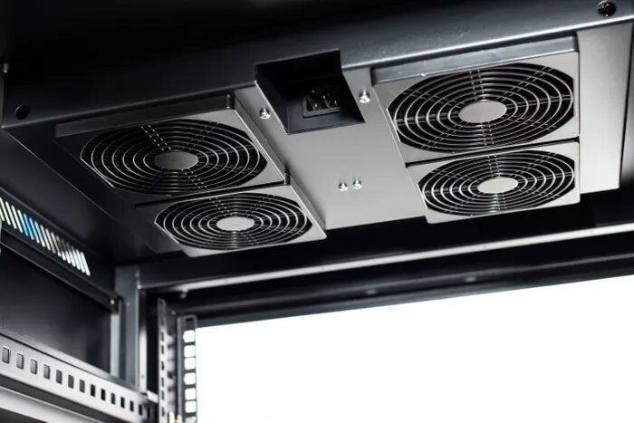 Certech 42RU 600 (W) x 800 (D) Benchmark Series Server Rack With 3 x Fixed Shelves, 4 x Fans, 1 x 6 Outlet Horizontal PDU, 25 x Cage Nuts, 4 x Castor Wheels & 4 x Levelling Feet