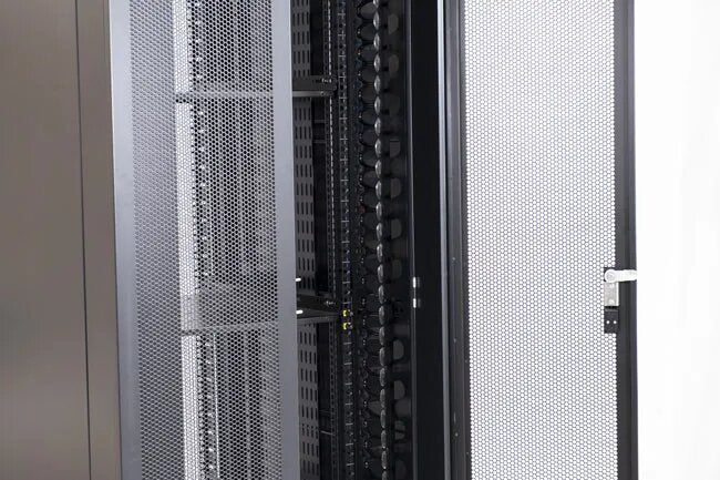 Certech 45RU 800 (W) x 800 (D) Premier Series Server Rack With 3 x Fixed Shelves, 4 x Fans, 1 x 6 Outlet Horizontal PDU, 25 x Cage Nuts, 4 x Castor Wheels & 4 x Levelling Feet