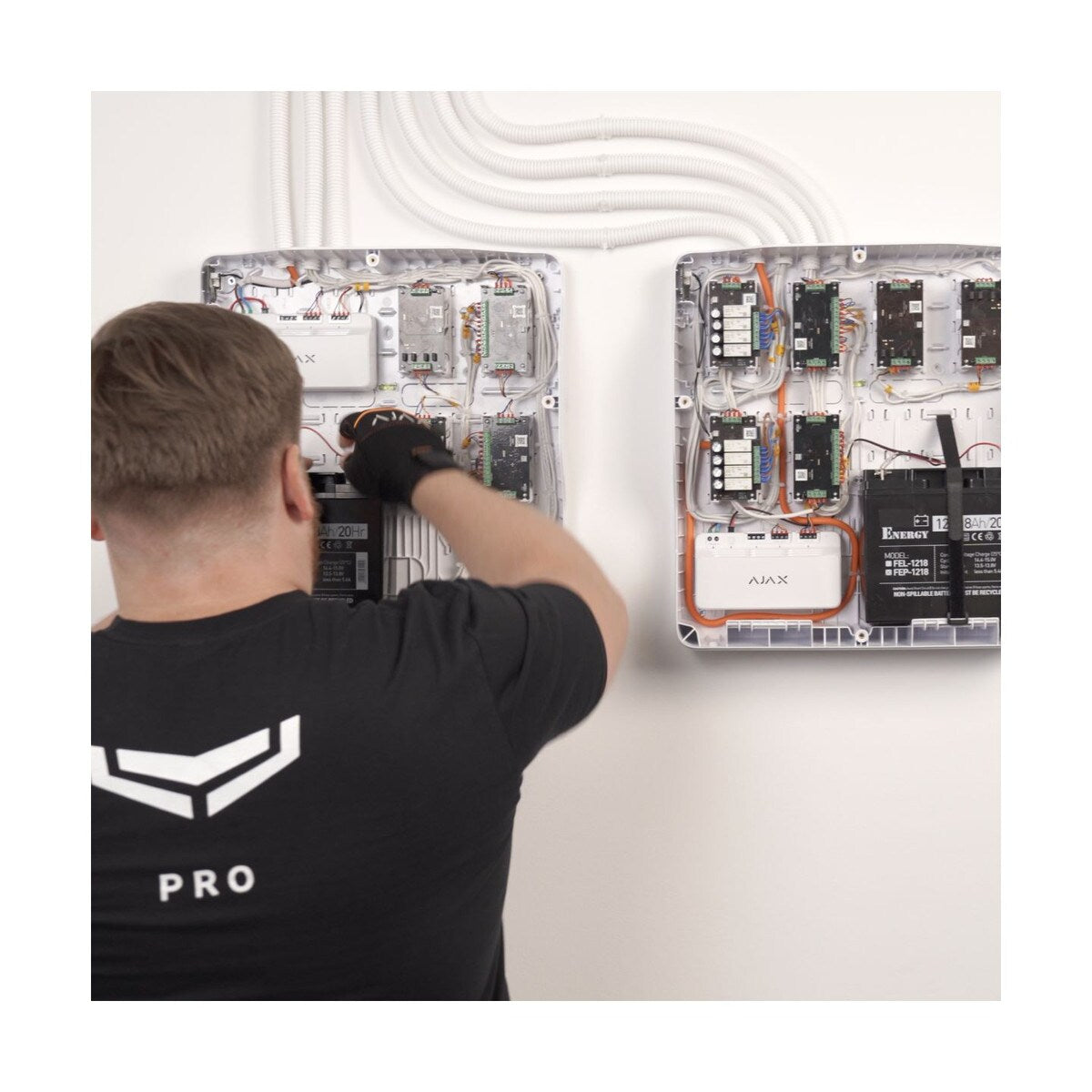 Ajax Case D (430) with dimensions of 430 × 400 × 133 mm has 8 slots for Superior LineProtect Fibra, Superior LineSplit Fibra, Superior MultiRelay Fibra, Superior LineSupply (45 W) Fibra, Superior LineSupply (75 W) Fibra, Hub Hybrid (2G)1, or Hub Hybrid