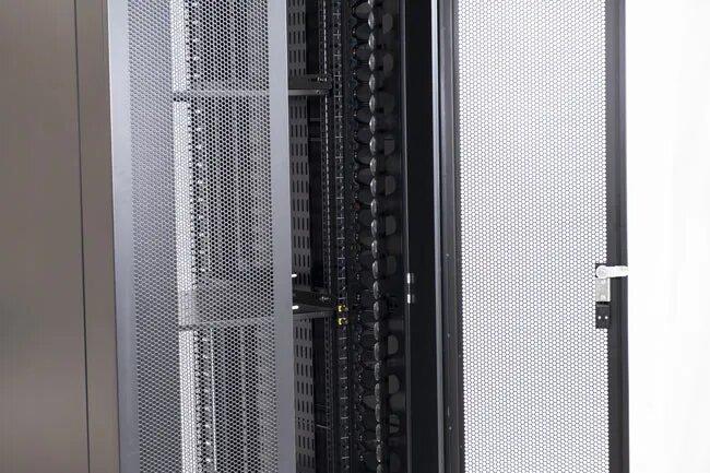 Certech 42RU 800 (W) x 800 (D) Premier Series Server Rack With 3 x Fixed Shelves, 4 x Fans, 1 x 6 Outlet Horizontal PDU, 25 x Cage Nuts, 4 x Castor Wheels & 4 x Levelling Feet