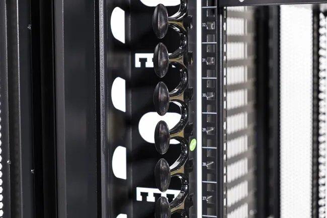 Certech 27RU 800 (W) x 800 (D) Premier Series Server Rack With 1 x Fixed Shelf, 4 x Fans, 1 x 6 Outlet Horizontal PDU, 25 x Cage Nuts, 4 x Castor Wheels & 4 x Levelling Feet